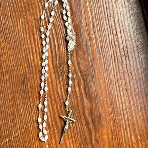 ✨ Vintage Luminous White Beaded Catholic Rosary ✨